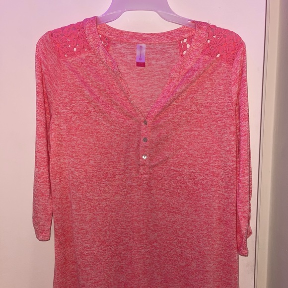 Top - Picture 1 of 2